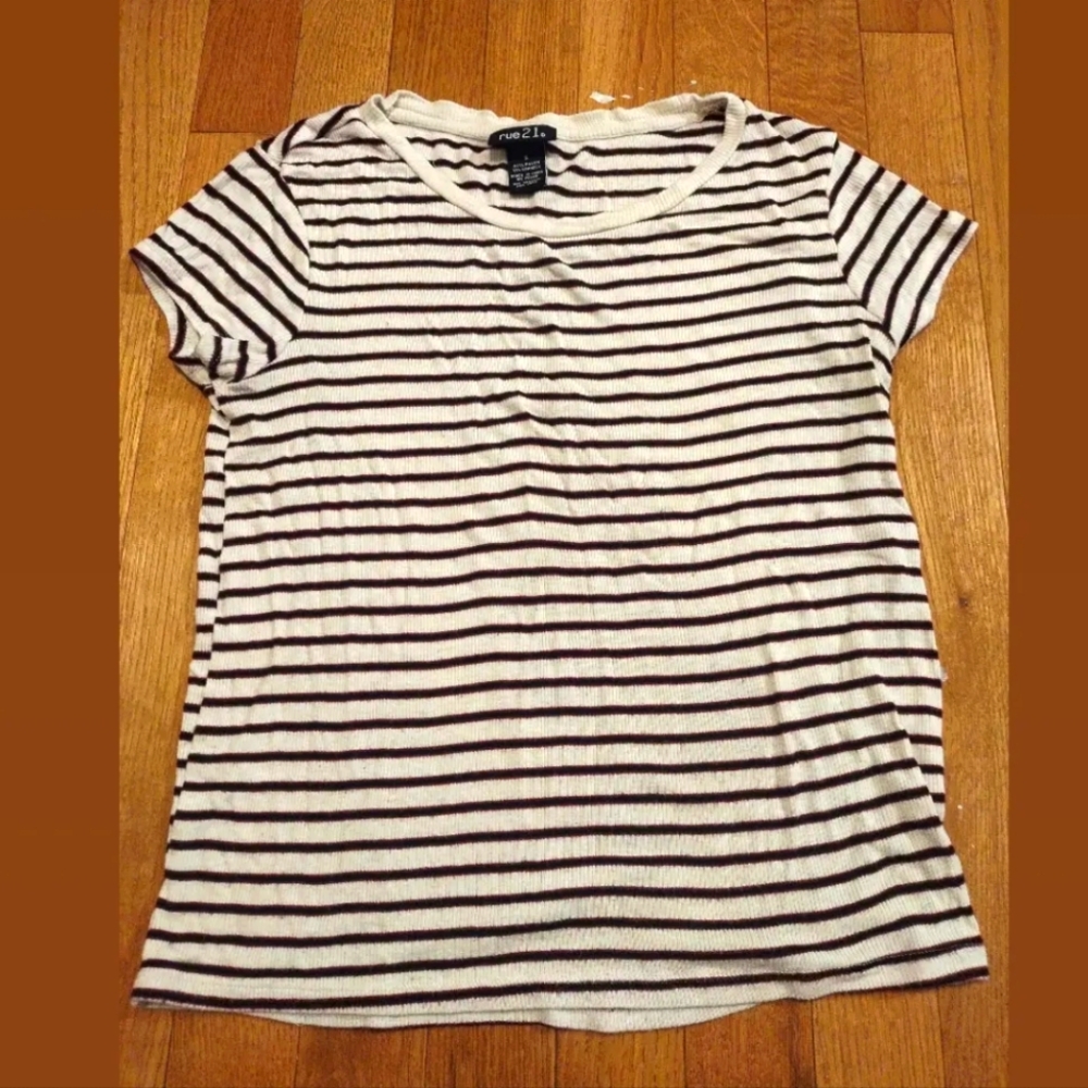3 for $23 tops!! Rue21 Soft, Stretchy, Striped Ribbed Top, Size Small
